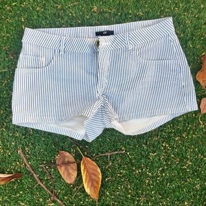 H & M pinstriped white/blue shorts NWOT